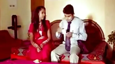একজন লোক একটি ইংলিশ ভিডিও সেক্স ভিডিও প্রাপ্তবয়স্ক বেশ্যাকে নিয়েছিল এবং তার ইচ্ছামতো তাকে চুদেছিল।
