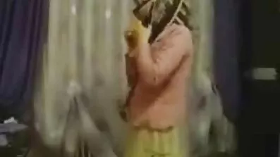 একটি অতৃপ্ত হট ইংলিশ সেক্স ভিডিও মাচো একটি বড় গাধার ছানাকে ক্যান্সারে ফেলেছে।