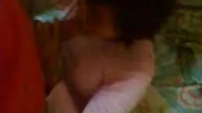 সম্পদশালী মহিলা পুরুষটি একটি সেক্স ইংলিশ সেক্স ভিডিও বান্ধবীর মলদ্বারে একটি সদস্য প্রবেশ করান।