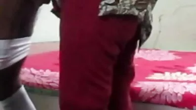 চশমা সহ স্বর্ণকেশী ইংলিশ সেক্স ভিডিও ওপেন মহিলা বিভিন্ন অবস্থানে একটি মোরগ লাগে