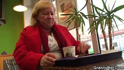 পাছা মধ্যে একটি milf fucked এবং ইংলিশ ভিডিও সেক্স প্রচণ্ড উত্তেজনা পদ্ধতির অনুভূত