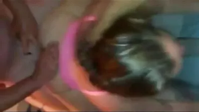 স্বামী তার স্ত্রীর পিঠের পিছনে একটি যুবতী বেবিসিটারকে ইংলিশ সেক্স ভিডিও এইচডি চুদছে যতক্ষণ না সে নেমে যায়।