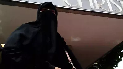 বন্ধুটি আবেগের সাথে একটি সুস্থ সদস্যের সাথে তার উপপত্নীর ফাটল ছিঁড়ে ফেলল। সেক্স ইংলিশ সেক্স ভিডিও