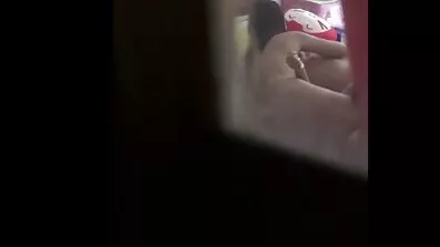 সুন্দরী মহিলাকে সেক্স ভিডিও ইংলিশ মেঝেতে একটি আবেগী মহিলা পুরুষকে দেওয়া হয়।