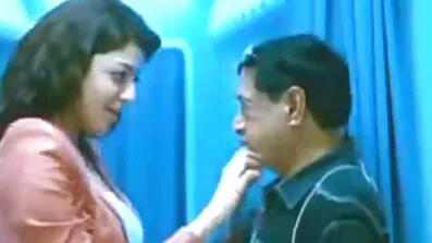 একটি কামুক যুবক একটি কনডম সঙ্গে দুটি মেয়ে চোদা ইংলিশ সেক্স ভিডিও ওপেন