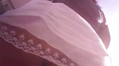 হর্নি ভগ ওয়েবক্যামের সামনে ইংলিশ ভিডিও সেক্স হস্তমৈথুন করে।