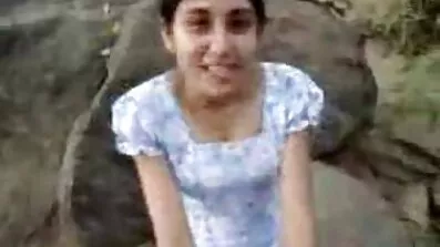 দু'জন নবীনের সাথে পাঠ্যক্রম বহির্ভূত ইংলিশ থ্রি এক্স সেক্স ভিডিও কার্যকলাপ একটি গ্যাংব্যাংয়ে পরিণত হয়েছে।
