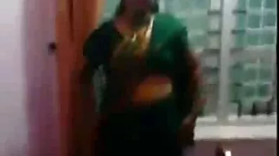 টিটেড ইংলিশ নিউ সেক্স ভিডিও সৎকন্যা পুঙ্খানুপুঙ্খভাবে লম্পট সৎ বাবা তার মাথা ঘুরিয়ে